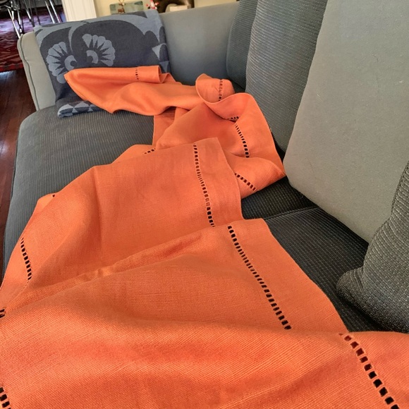 Hemp Hemstitch table RUNNERS/PLACEMATS Williams Sonoma Price for each, 2 Colors - Picture 3 of 3